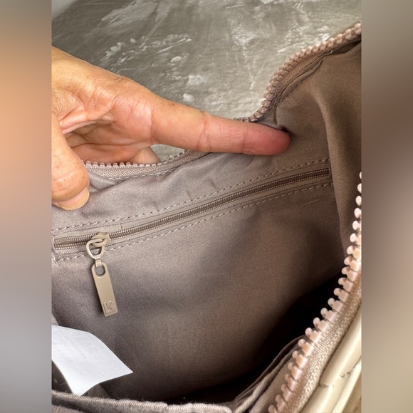 Buffbunny Quilted Crossbody Purse Tan Taupe Neutral Chamomile Wallet Convertible - Picture 13 of 15